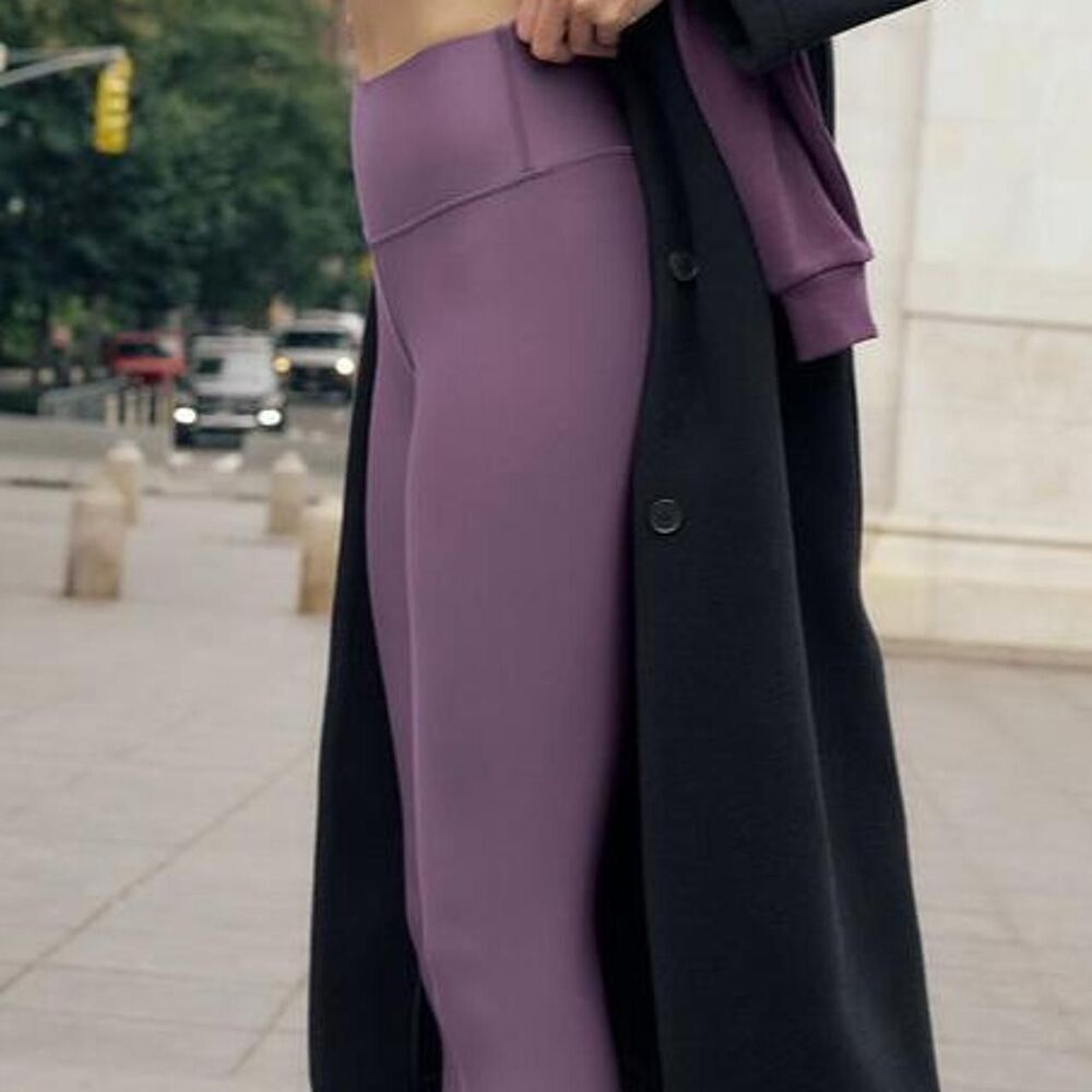 alo yoga 7/8 high-waist airlift leggings in plum kiss